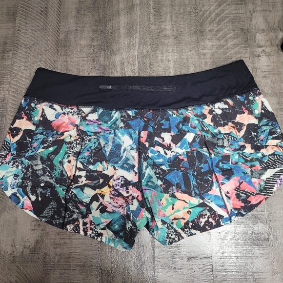 Lululemon Speed Up Short 2.5" Color Crush Multi/Black Size 10 - Picture 2 of 5
